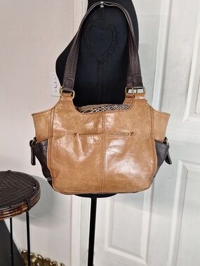 The Sak Kendra Hobo Purse Two Toned Brown Leather Satchel Shoulder HandBag Boho